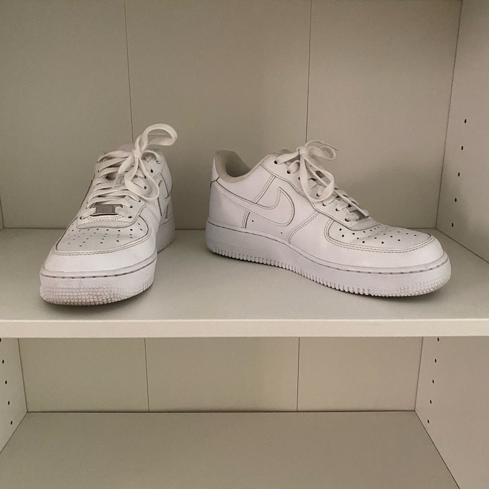 Nike Air Force 1 '07 Women's Shoe	
Size W 9 / M 7.5